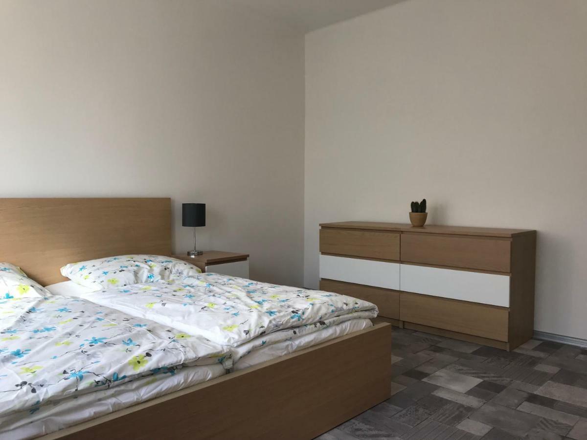 Apartman Havlickova การ์โลวีวารี ภายนอก รูปภาพ